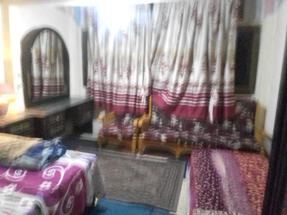 نزل ادفو كامب شيزار 35 غرفة بحمام ومطبخ صغير خاص Hostel in Alexandria