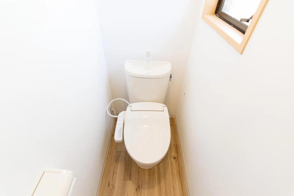 Toilet, bidet