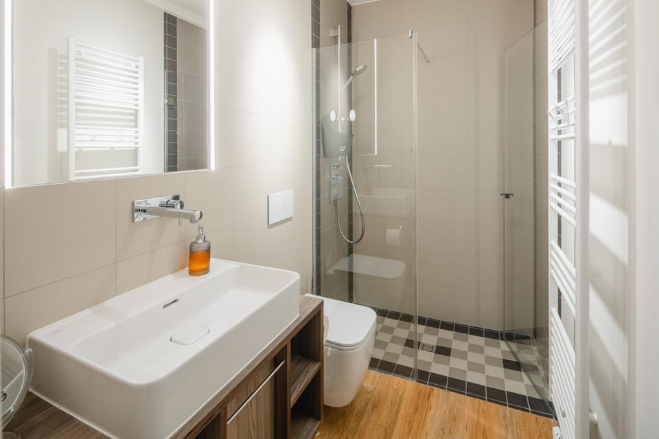 Shower, Toilet, Bathroom