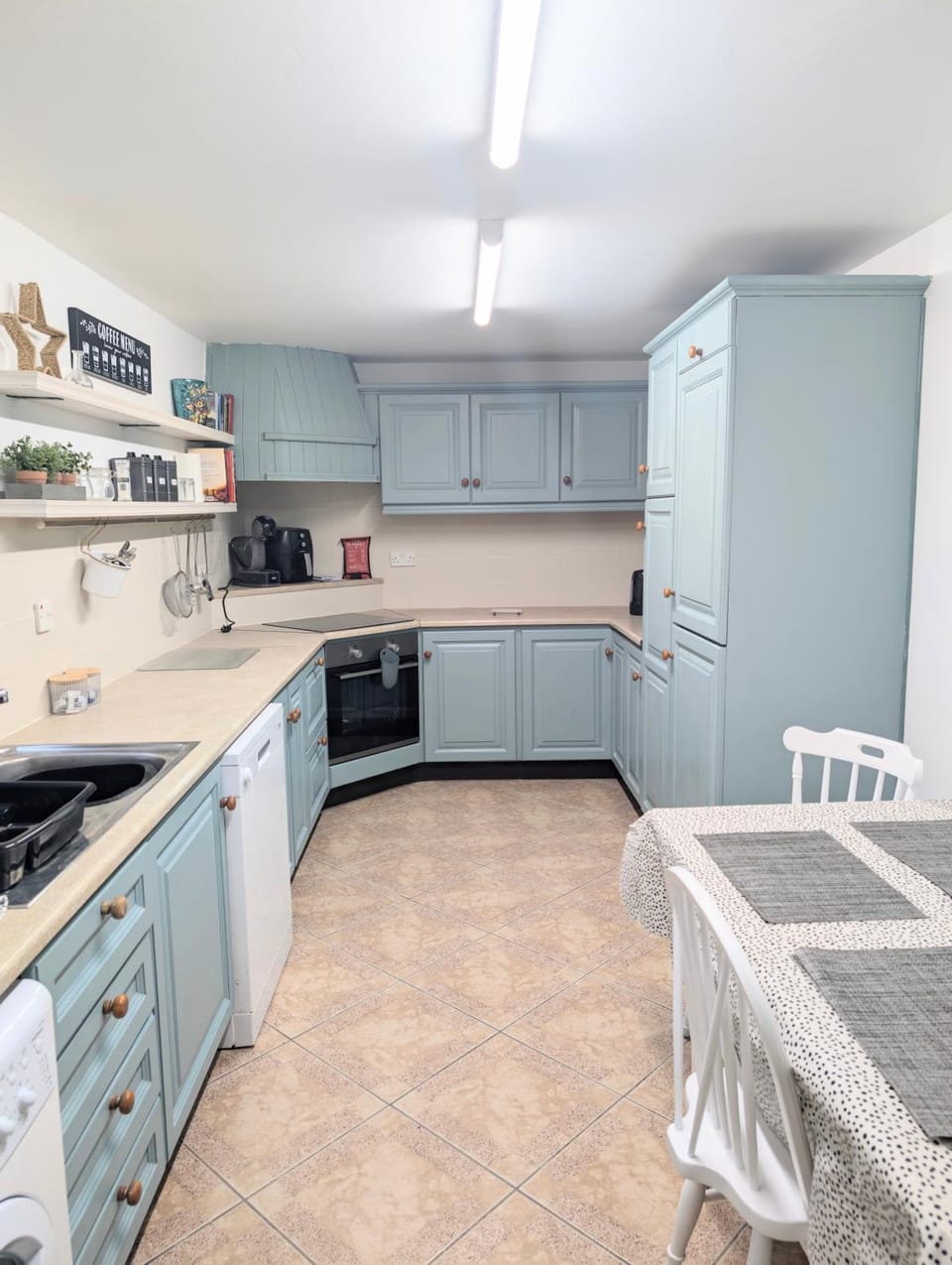 Kitchen or kitchenette, Dining area, dishwasher, oven, stove
