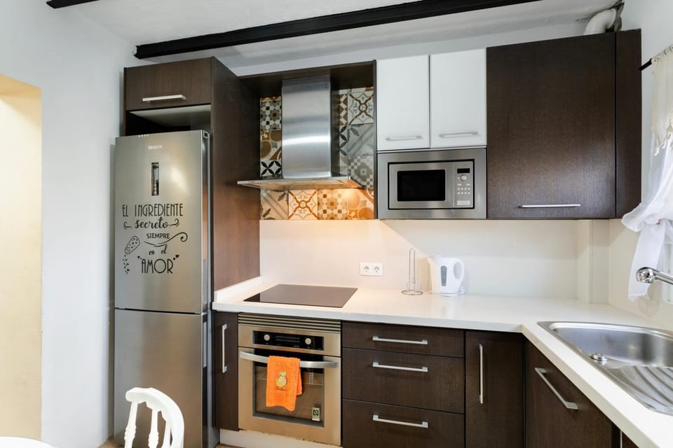 Kitchen or kitchenette, Living room
