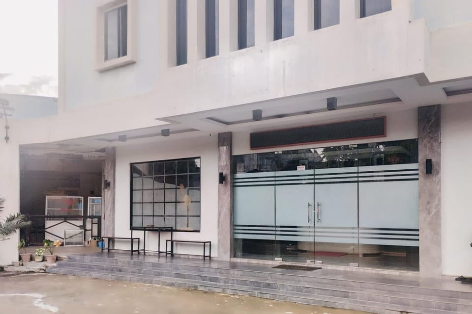 Facade/entrance