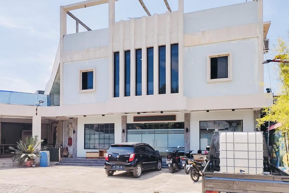 Facade/entrance