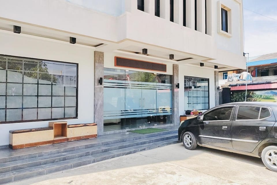 Facade/entrance
