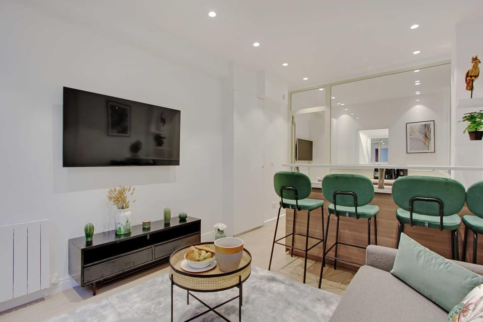 TV and multimedia, Kitchen or kitchenette, Living room