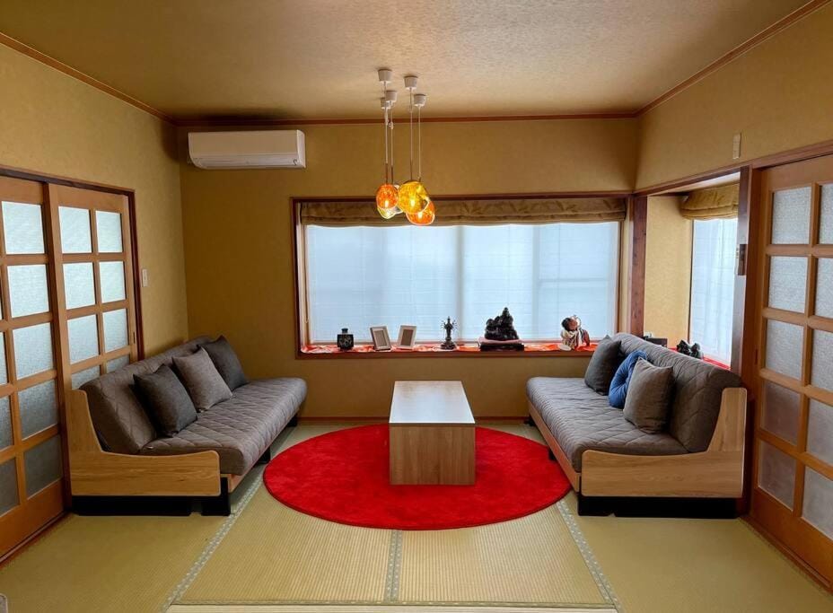 折々祭ー河口湖駅徒歩六分富士山ビューとホームシアター庭付 Villa in Shizuoka Prefecture