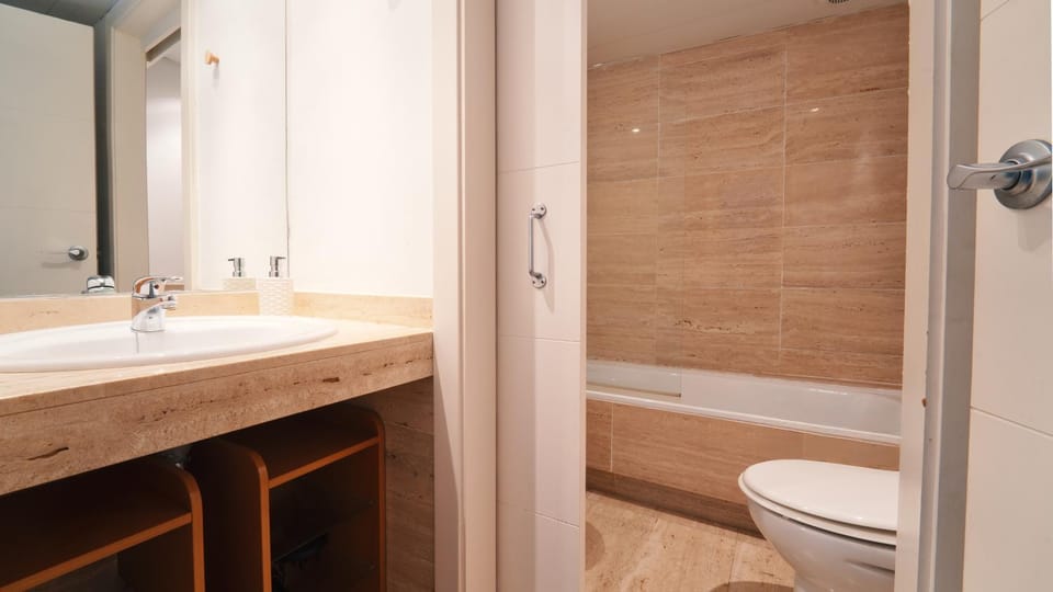 SeaHomes Vacations - Sabanell Dreamplace apt with PKG Apartment in Blanes