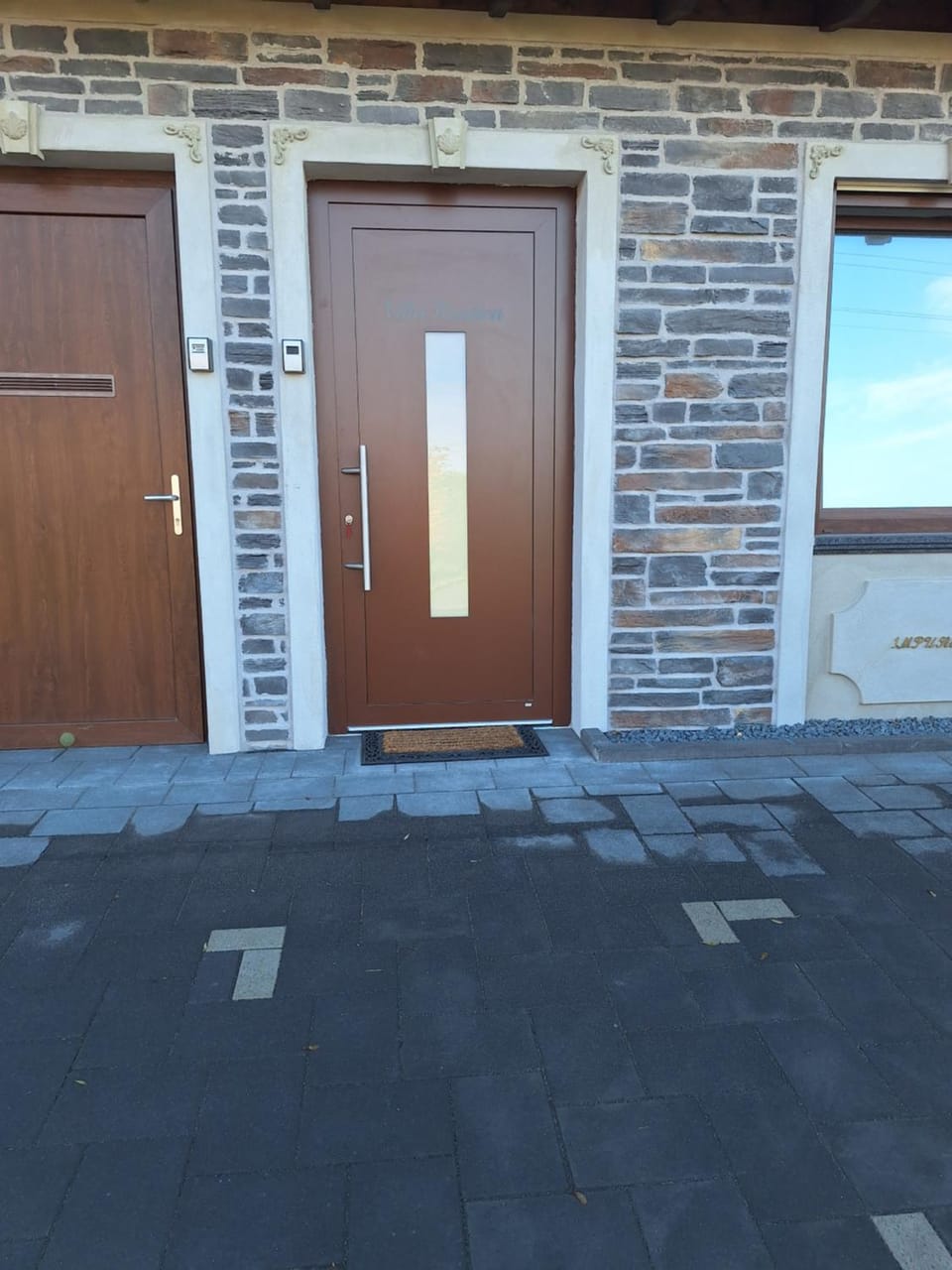 Property building, Facade/entrance