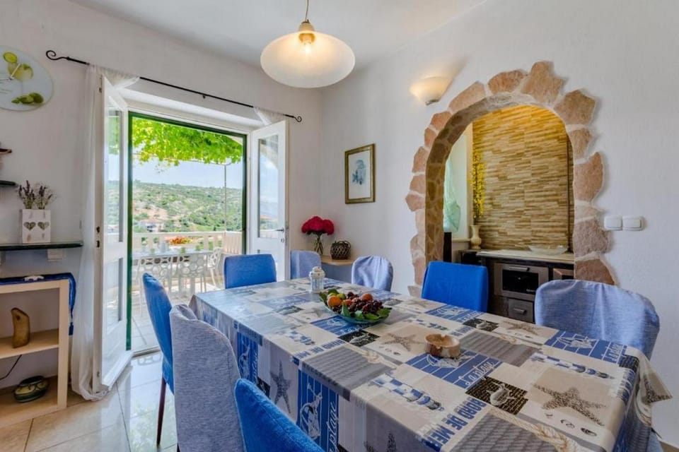Comfortable Holiday Home with Terrace House in Split-Dalmatia County