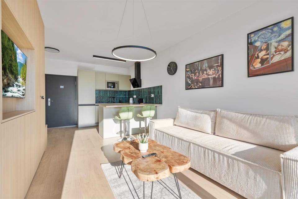 Kitchen or kitchenette, Living room, Seating area, Dining area