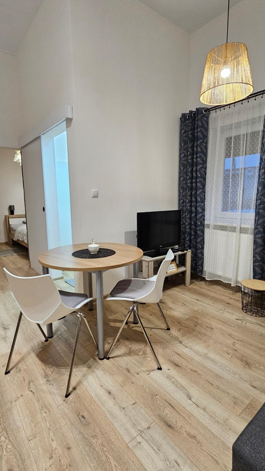 TV and multimedia, Dining area