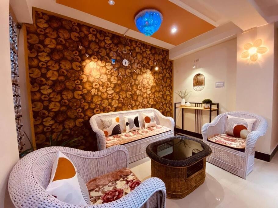 Living room, Seating area