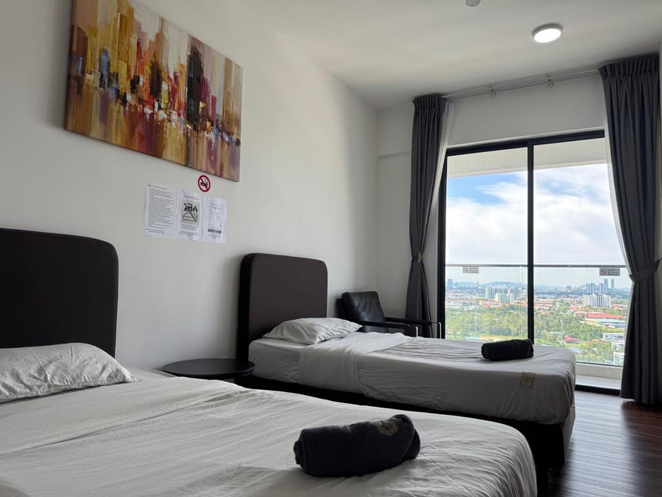 K Avenue High Floor Studio Balcony with Sunrise View Apartment in Kota Kinabalu