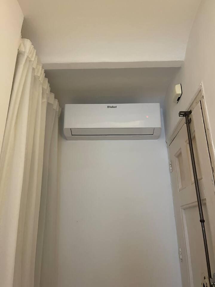 Barcelona Besos Apartment | 15' to Plaza Cataluña Apartment in Badalona