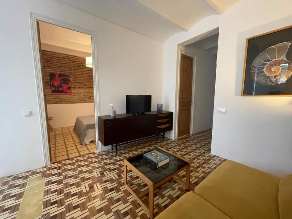 Barcelona Besos Apartment | 15' to Plaza Cataluña Apartment in Badalona