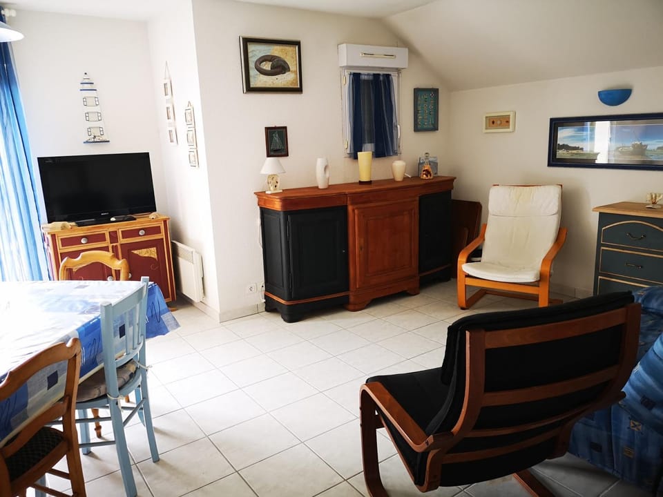 Property building, Living room
