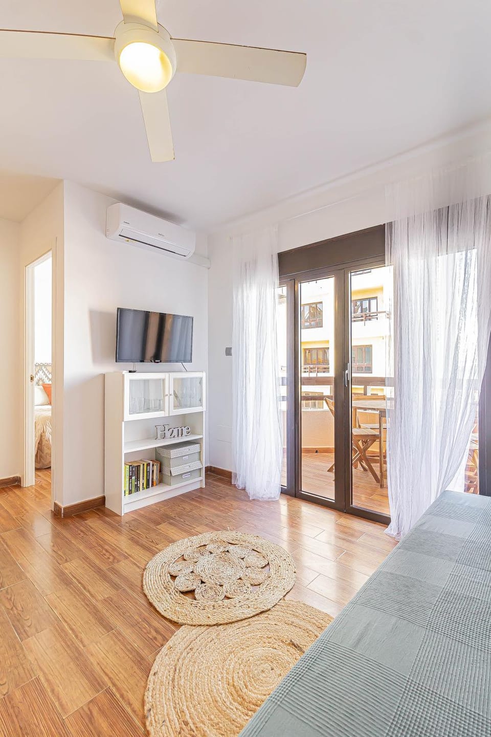 TV and multimedia, Living room, air conditioner
