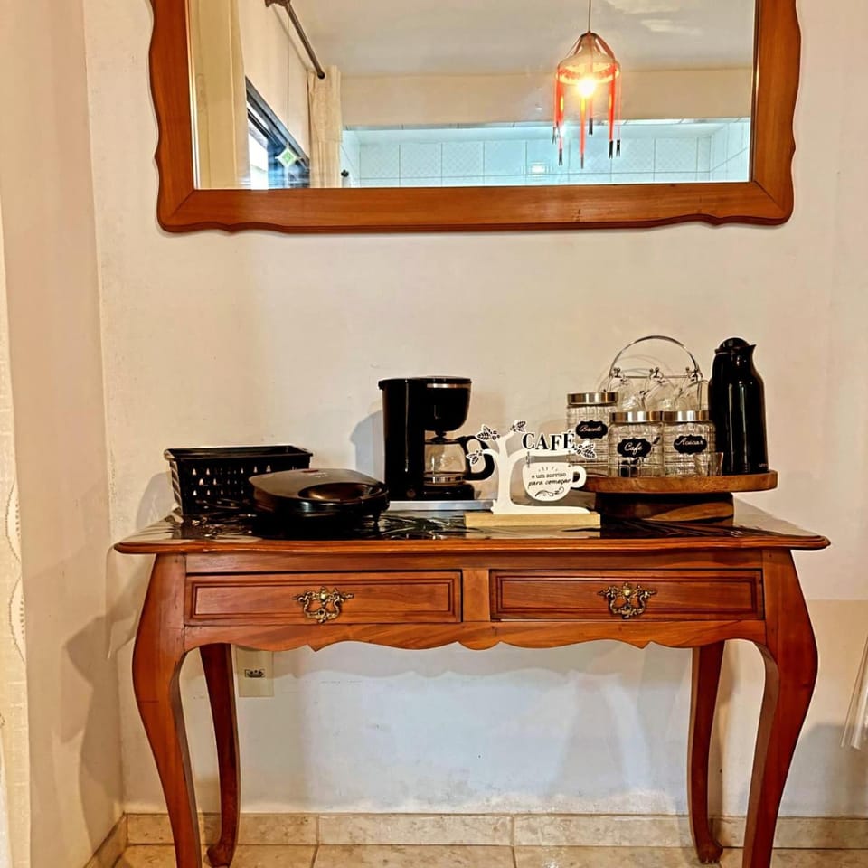 Coffee/tea facilities, toaster
