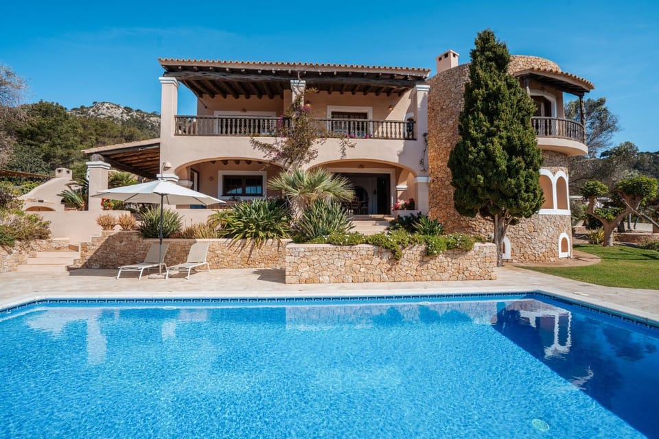 Property building, Patio, Pool view, Swimming pool, sunbed