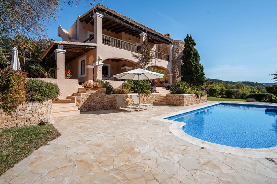 Property building, Patio, Garden, Garden view, Pool view, Swimming pool, sunbed