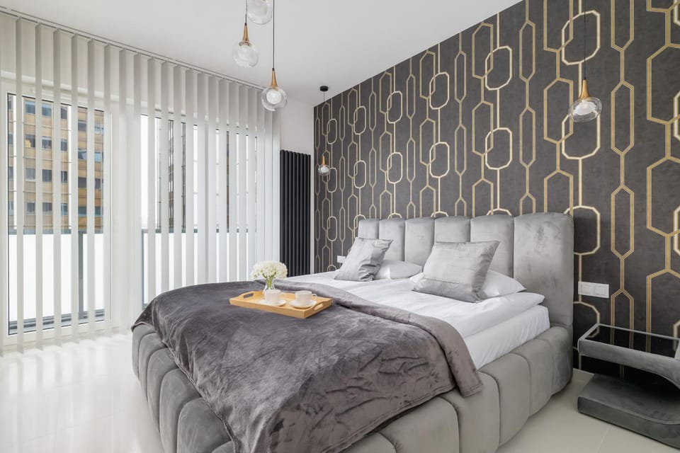 Bed, Living room, Photo of the whole room, Seating area, Bedroom, towels