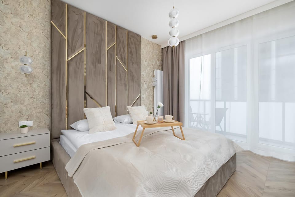 Bed, Living room