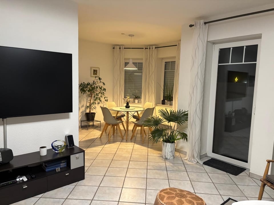 TV and multimedia, Dining area