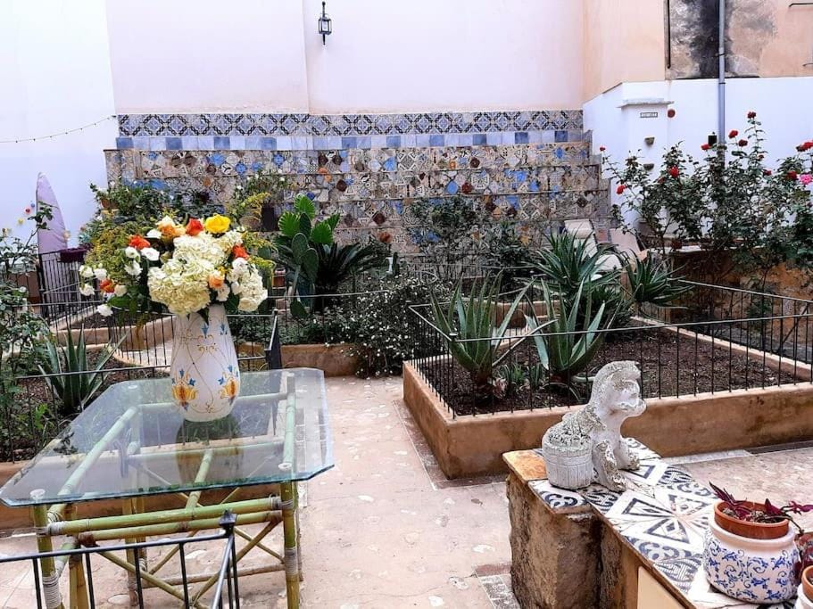 Ballarò room Apartment in Palermo