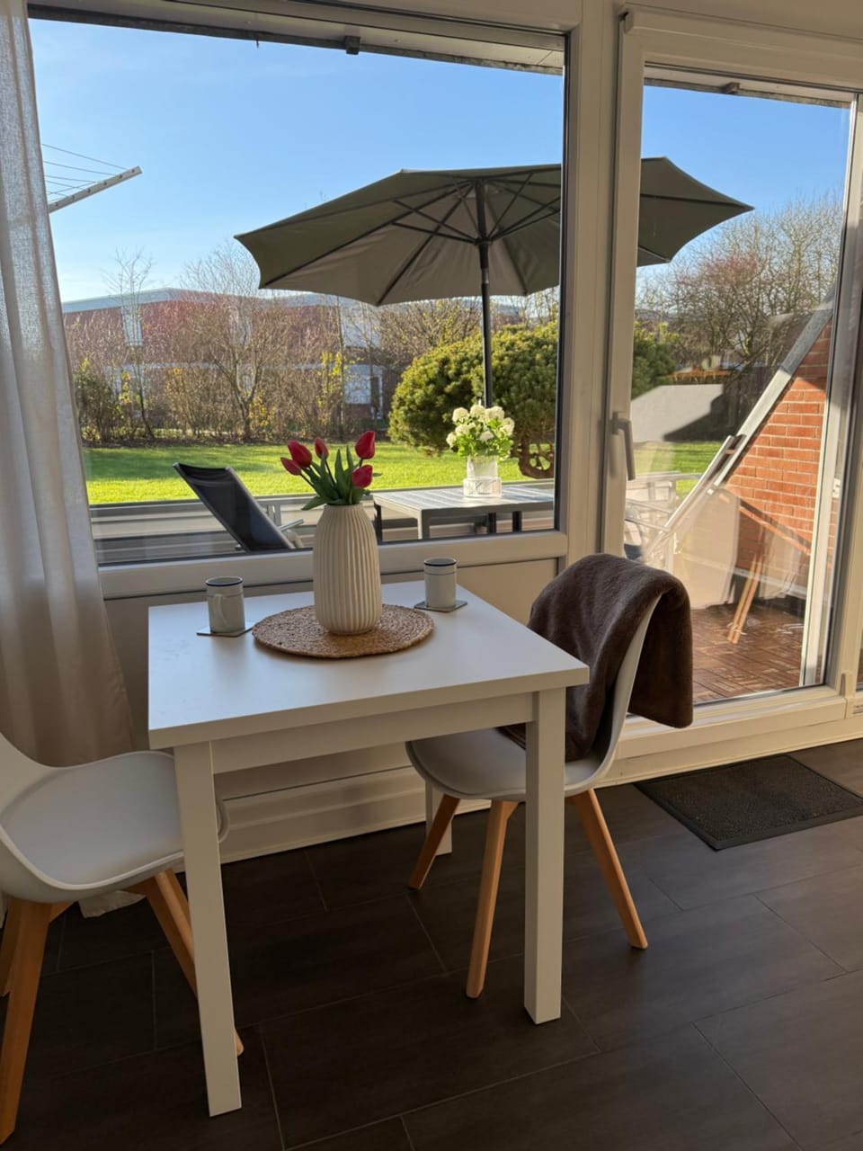 View (from property/room), Balcony/Terrace, Living room, Seating area, Dining area