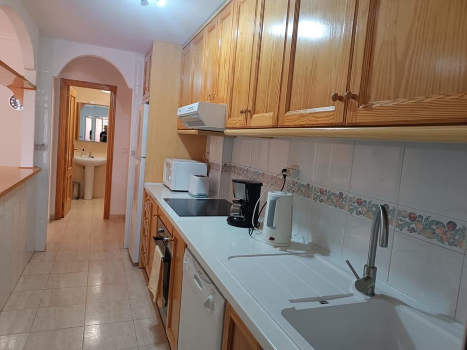 Coffee/tea facilities, Kitchen or kitchenette, dishwasher, microwave, oven, stove, toaster