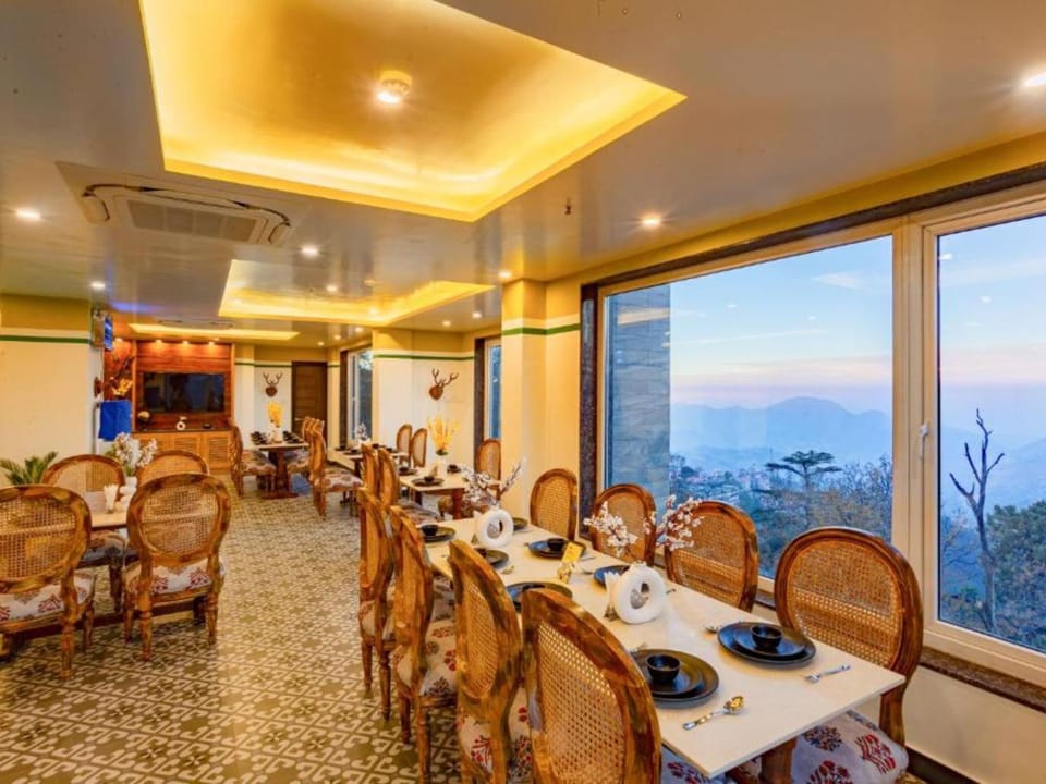 Restaurant/places to eat, Restaurant/places to eat, Natural landscape, Breakfast