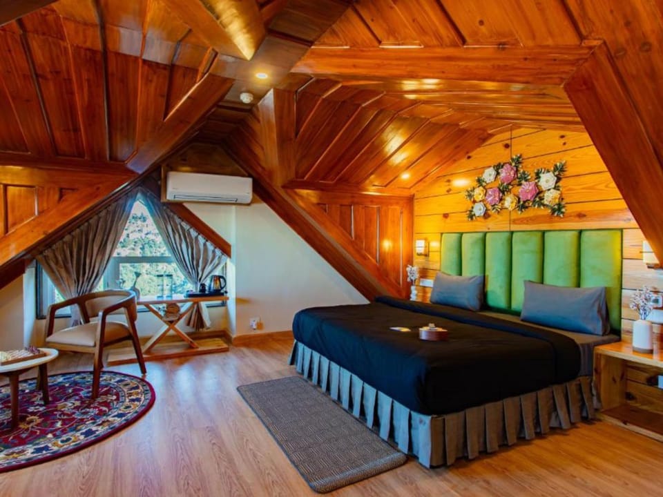 Natural landscape, View (from property/room), Photo of the whole room, Seating area, Bedroom