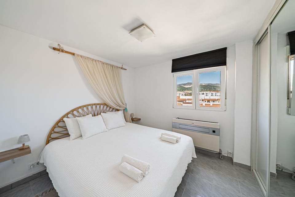 Bed, Photo of the whole room, Bedroom, towels, wardrobe
