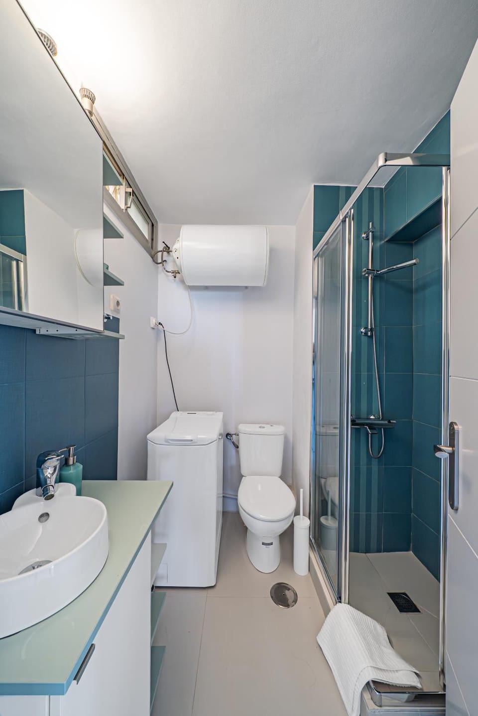 Shower, Bathroom, towels