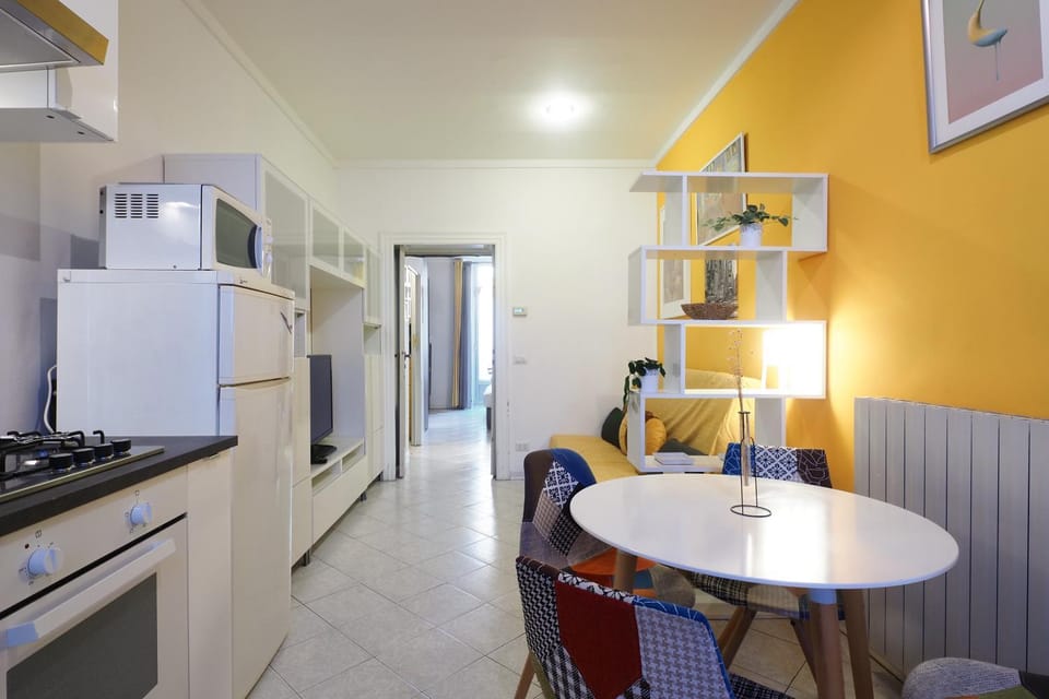 Kitchen or kitchenette, Living room, Seating area, Dining area, oven, stove