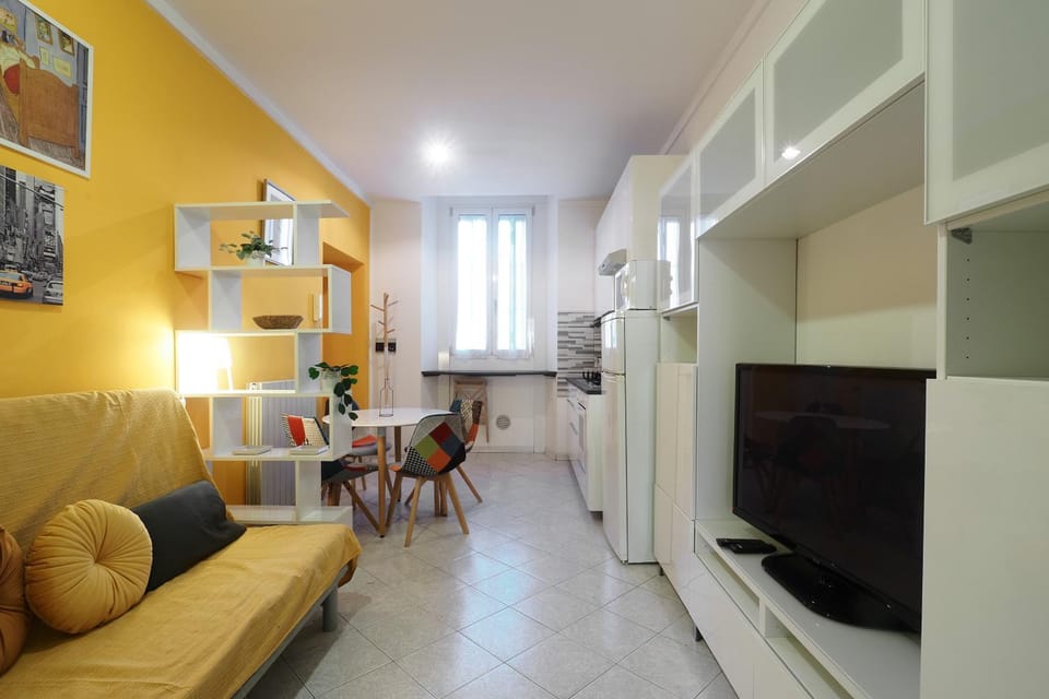 TV and multimedia, Kitchen or kitchenette, Living room, Seating area, Evening entertainment