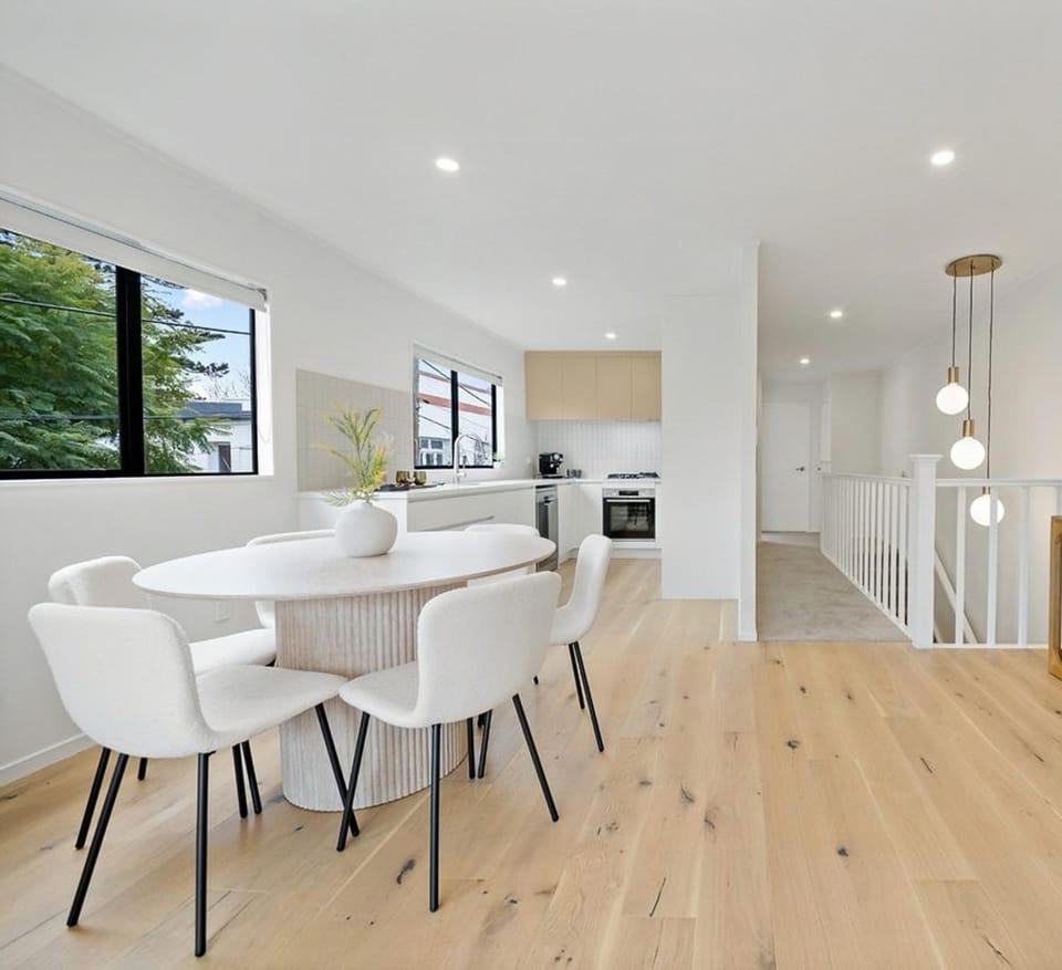 Dining area, dishwasher, minibar, oven, stove, toaster