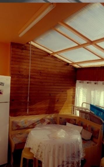 Chambre simple dans une maison Vacation rental in Bourges