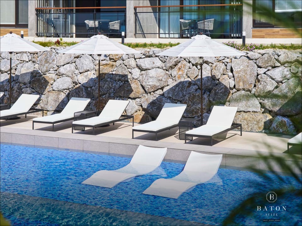 Pool view, Swimming pool