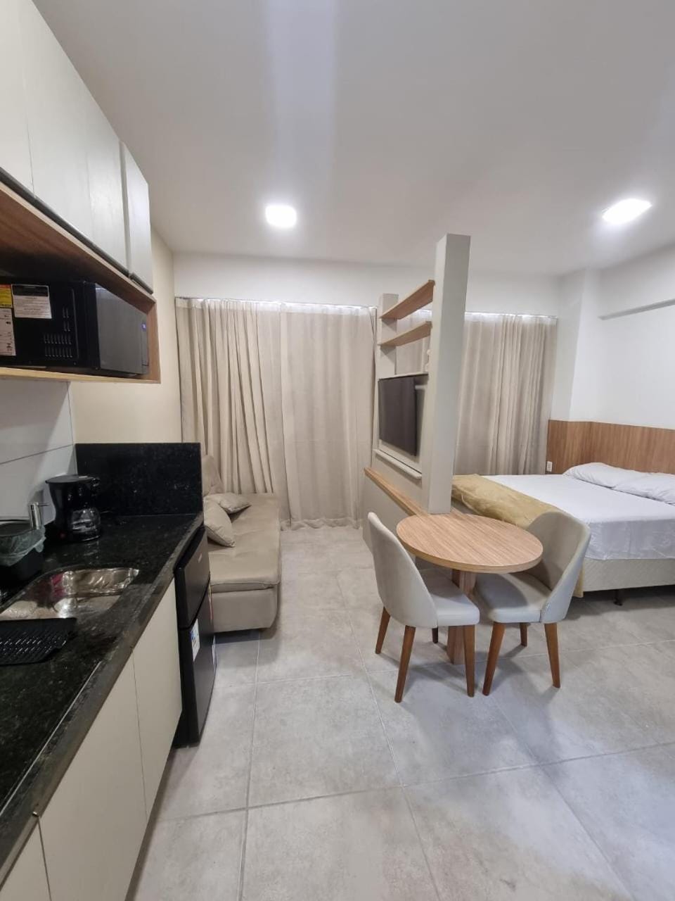 Bed, Kitchen or kitchenette, Photo of the whole room, Dining area, Bedroom, minibar