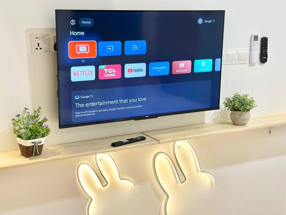 Communal lounge/ TV room, TV and multimedia