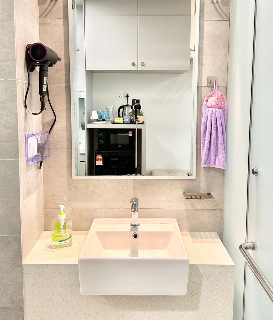 Shower, Bathroom, towels