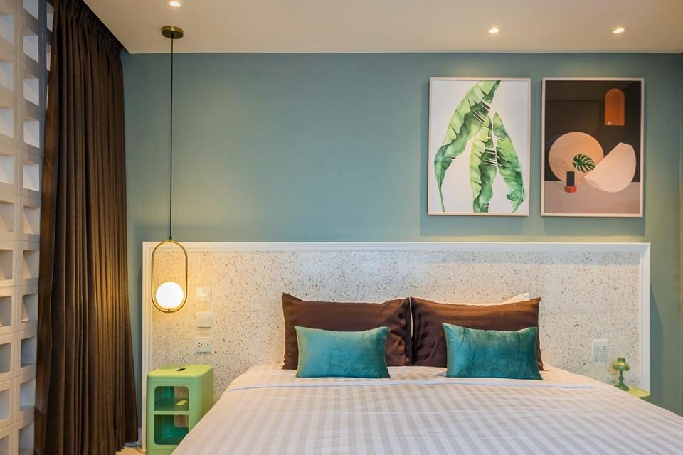 Bed, Decorative detail, Bedroom