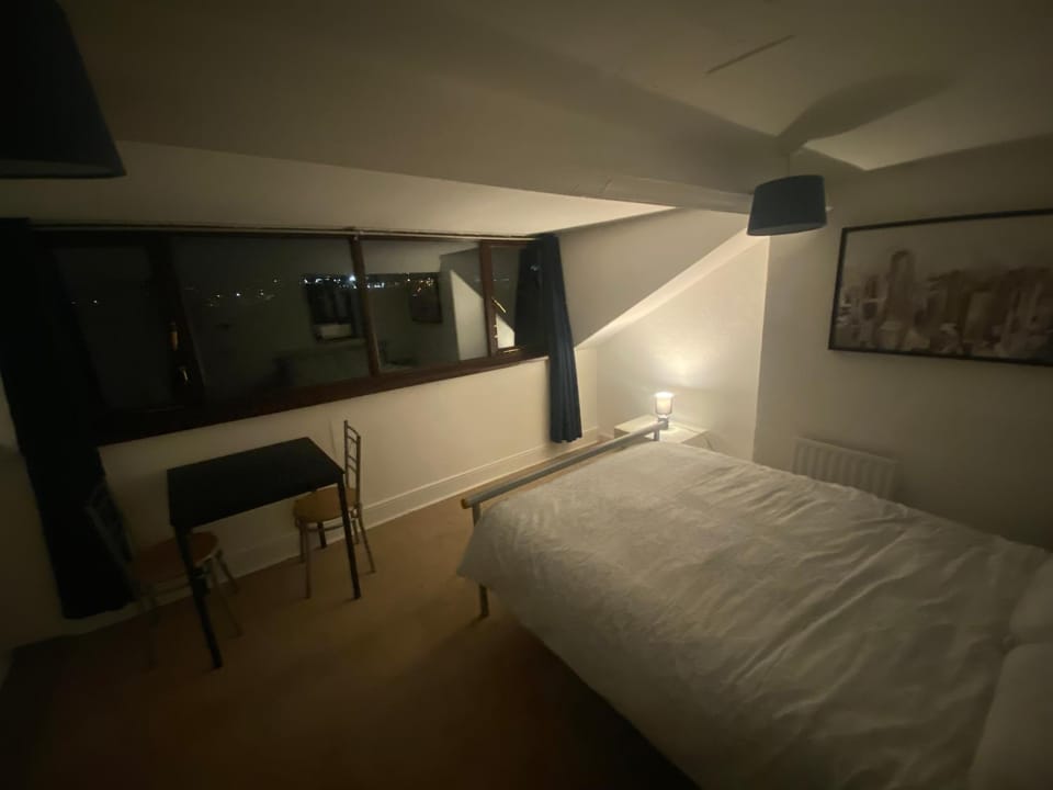 Nansen house next to royal hospital STRICTLY OVER 25 ONLY Bed and Breakfast in Belfast