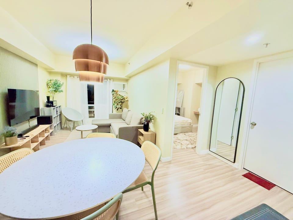 Communal lounge/ TV room, TV and multimedia, Kitchen or kitchenette, Seating area, Evening entertainment