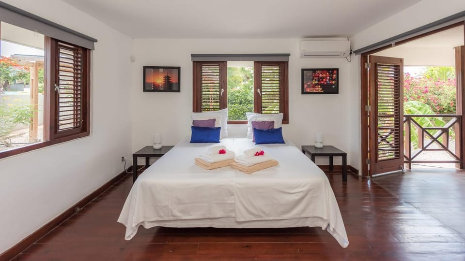Contemporary design with comfort and style Villa Blue Villa in Jan Thiel