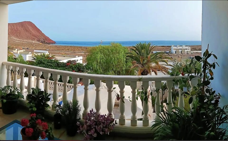 Magic view facing MontanaRoja Vacation rental in Abona