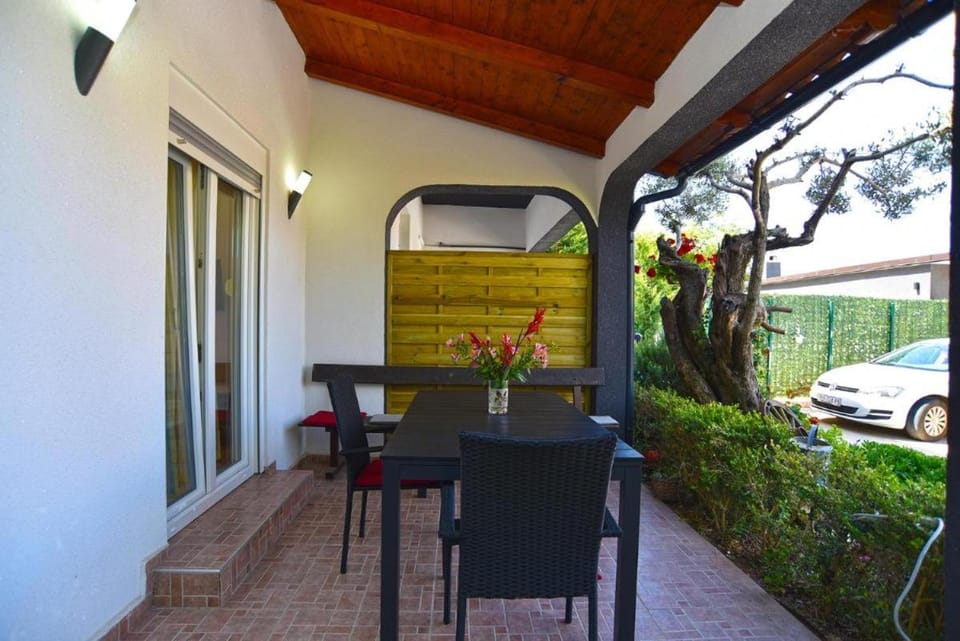 Garden, View (from property/room), Balcony/Terrace, Dining area, Garden view