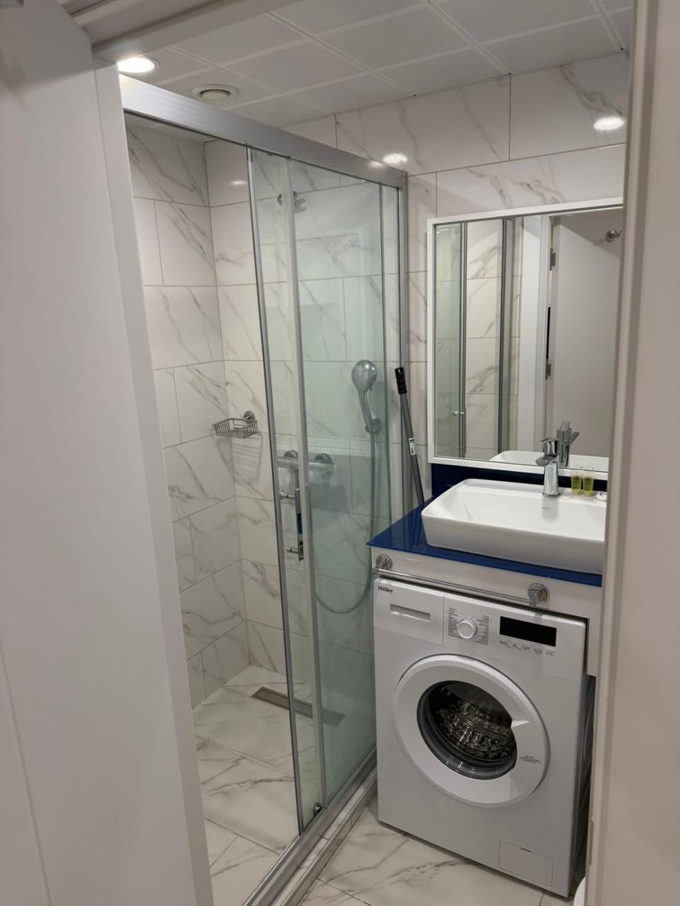 Shower, Bathroom, washing machine, dryer