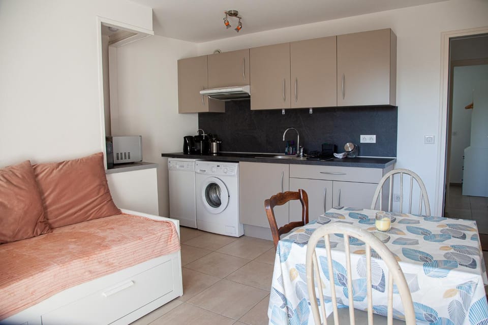 Kitchen or kitchenette, stove, kitchen